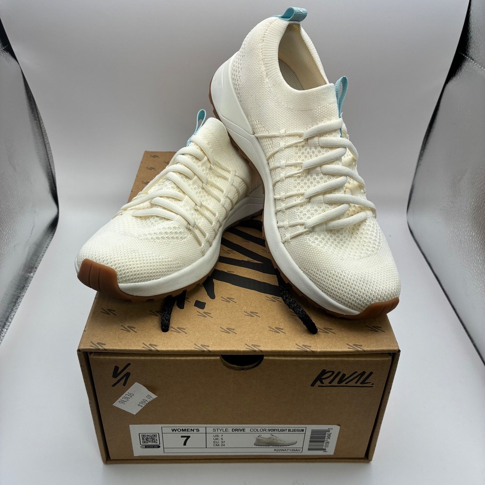 Rival Drive Women 7 Ivory Light Blue Gum Knit Athletic Sneakers R22WAT135AH